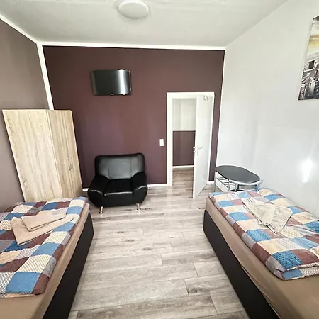 Lavalya Zimmervermittlung