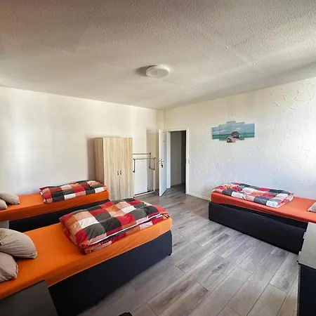 Lavalya Zimmervermittlung