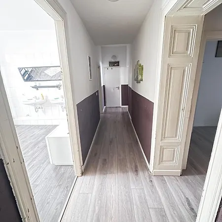 Lavalya Zimmervermittlung