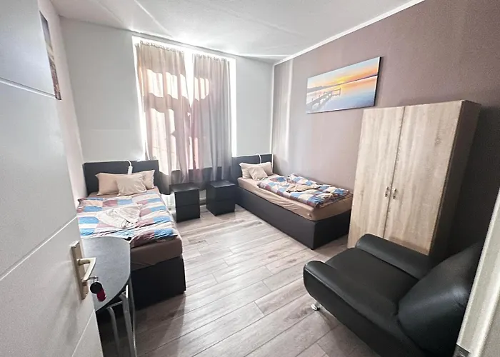 Lavalya Zimmervermittlung *