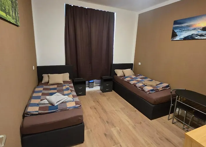 Lavalya Zimmervermittlung *