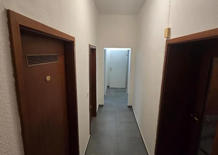 Lavalya Zimmervermittlung * Wuppertal