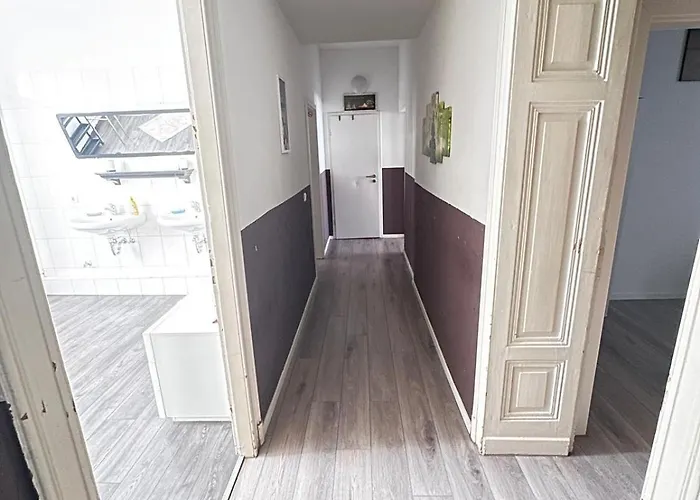 Lavalya Zimmervermittlung